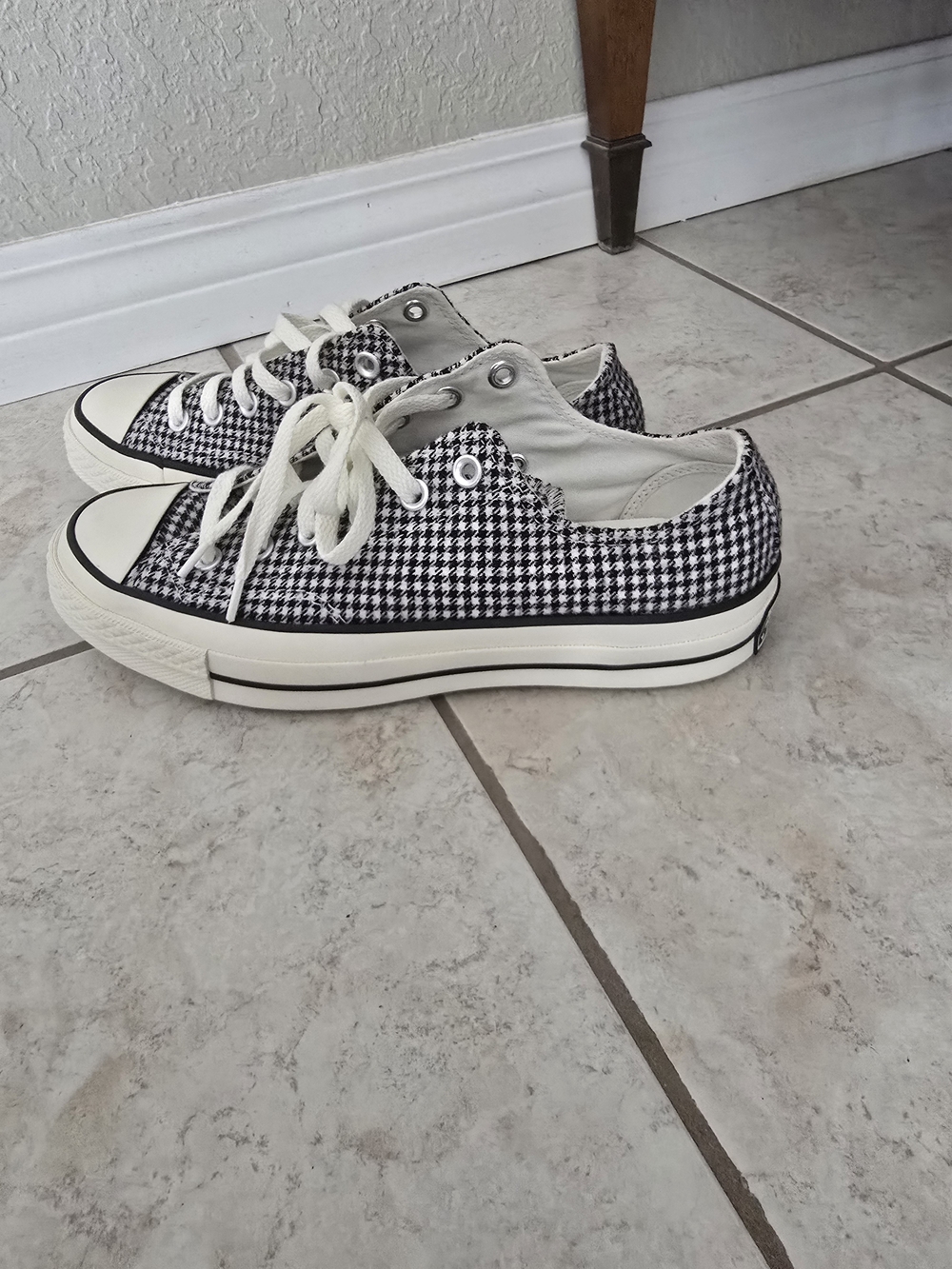 Low-Top Houndstooth Canvas Sneakers - Black & White